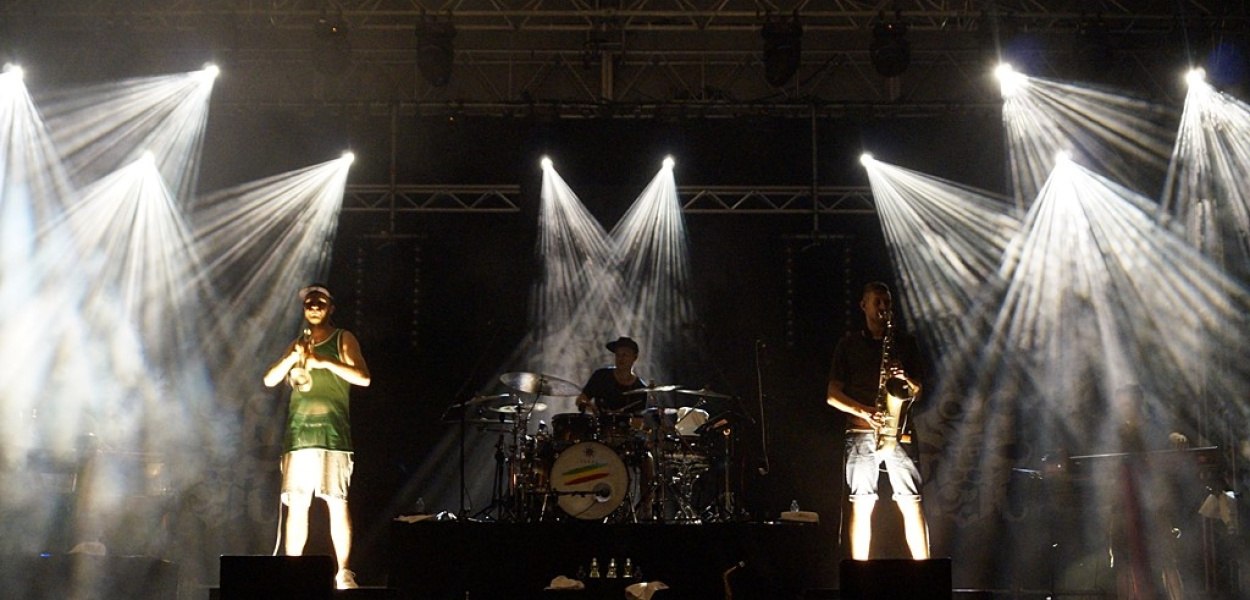 Głośna i wesoła zabawa.  Jak na żaków przystało