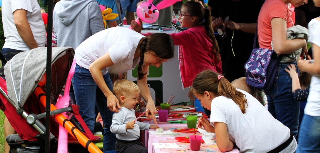 Kopernik wesoło świętował z wszystkimi dziećmi