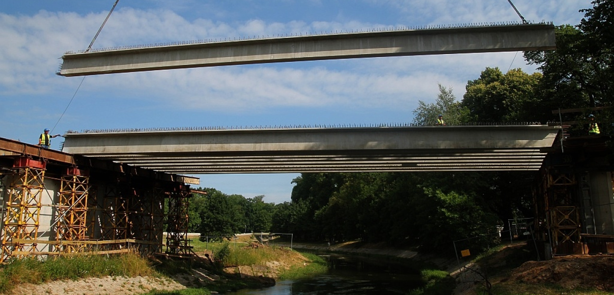 Powstaje most na Kaczawie. Pojedziemy nim jesienią