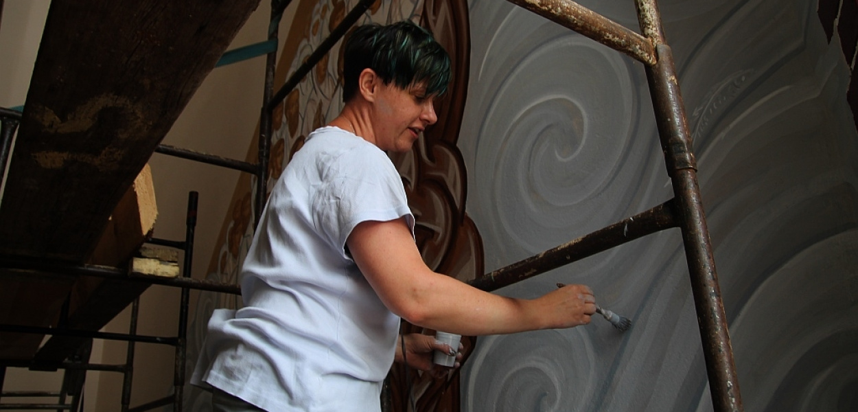 Pełna treści i symboliki polichromia w kościele MBKP