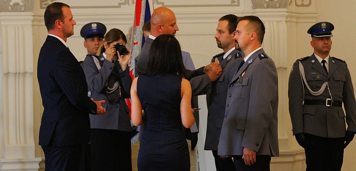 Awanse, nagrody i gratulacje z okazji święta policji