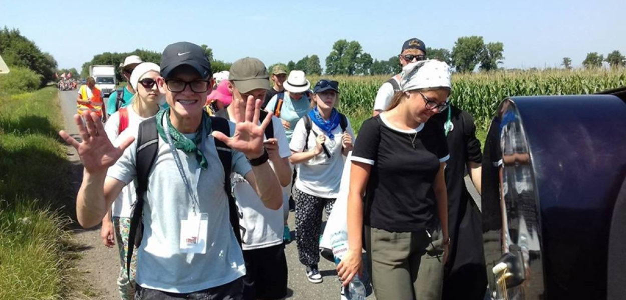 Maszerują do Częstochowy w wielkich upałach 