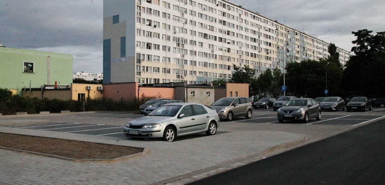 Parking przy Delfinku oddany do użytku