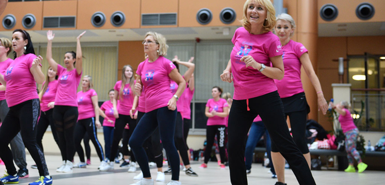 Różowy taniec w różowych humorach
