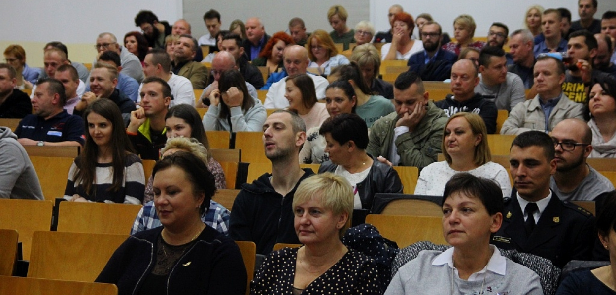 Ratownicy medyczni odznaczeni na konferencji