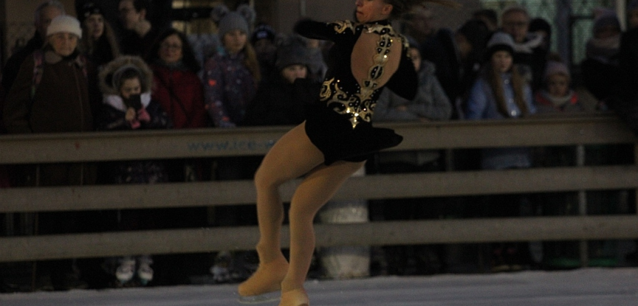 Pierwsze ślizgi na legnickim lodowisku