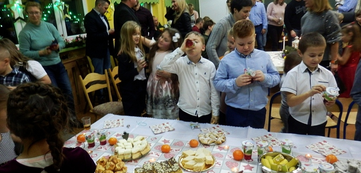 Pierwszaki z „szesnastki”  już zaczęły świętowa