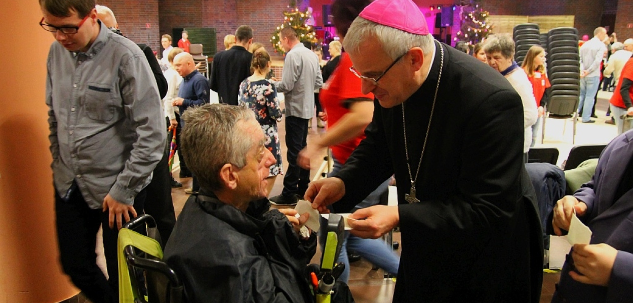 Niepełnosprawni z diecezji spotkali się na opłatku