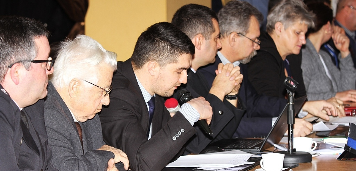 Gmina z budżetem, a rada bez przewodniczącego
