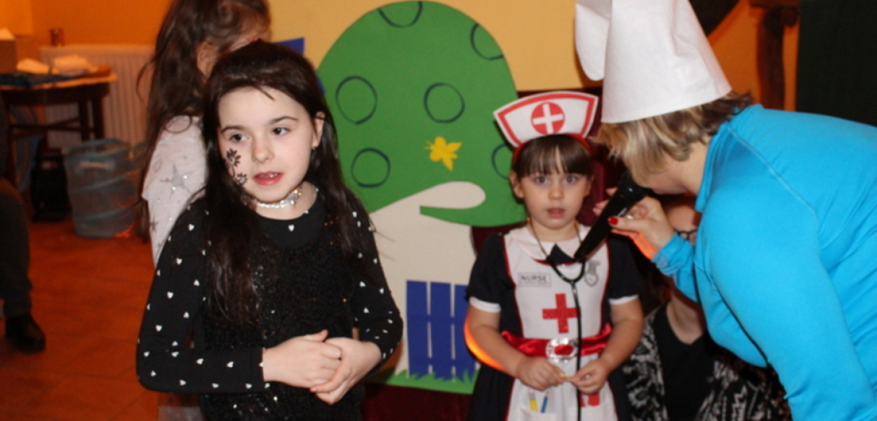 Niebieska wioska Smerfów w Legnickim Polu