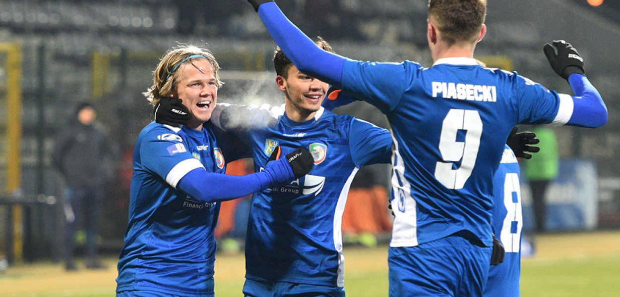 Demonstracja siły! Odra zamarzła w Legnicy