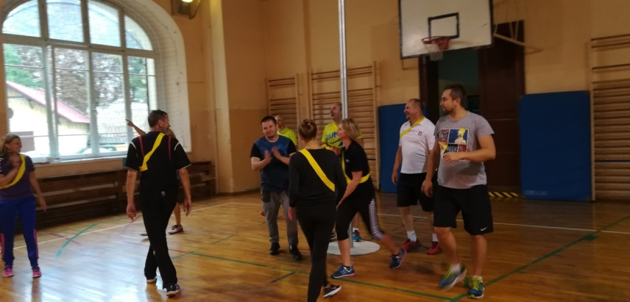 Legniccy nauczyciele poznali tajniki korfballu