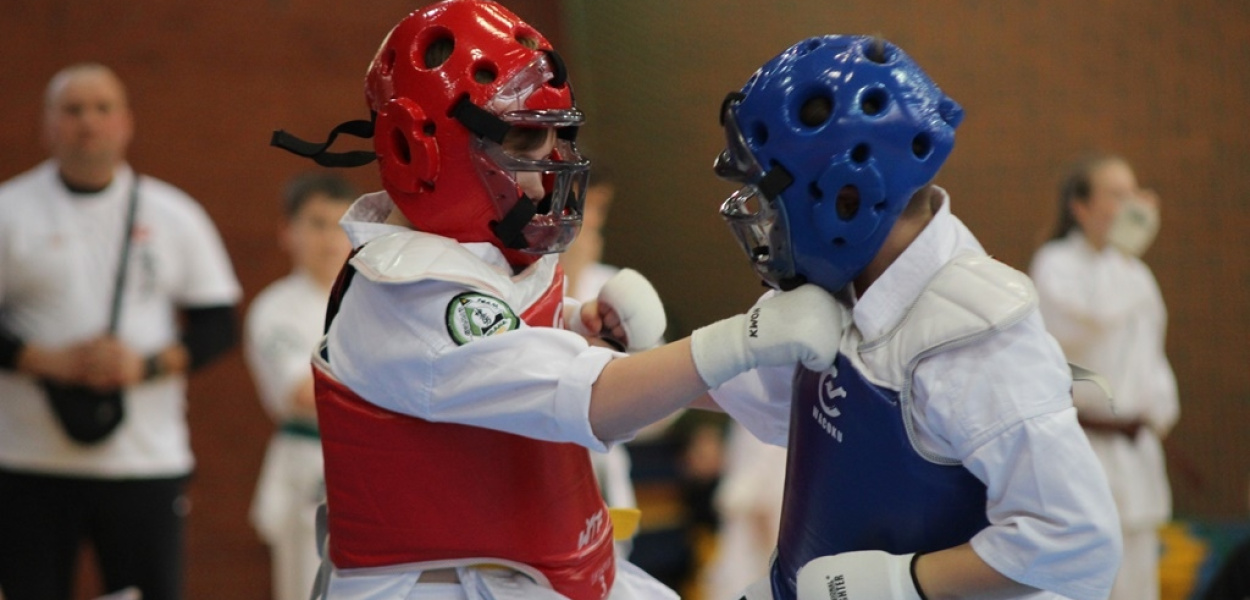 12 medali karateków Shinkyokushin Knockdown 