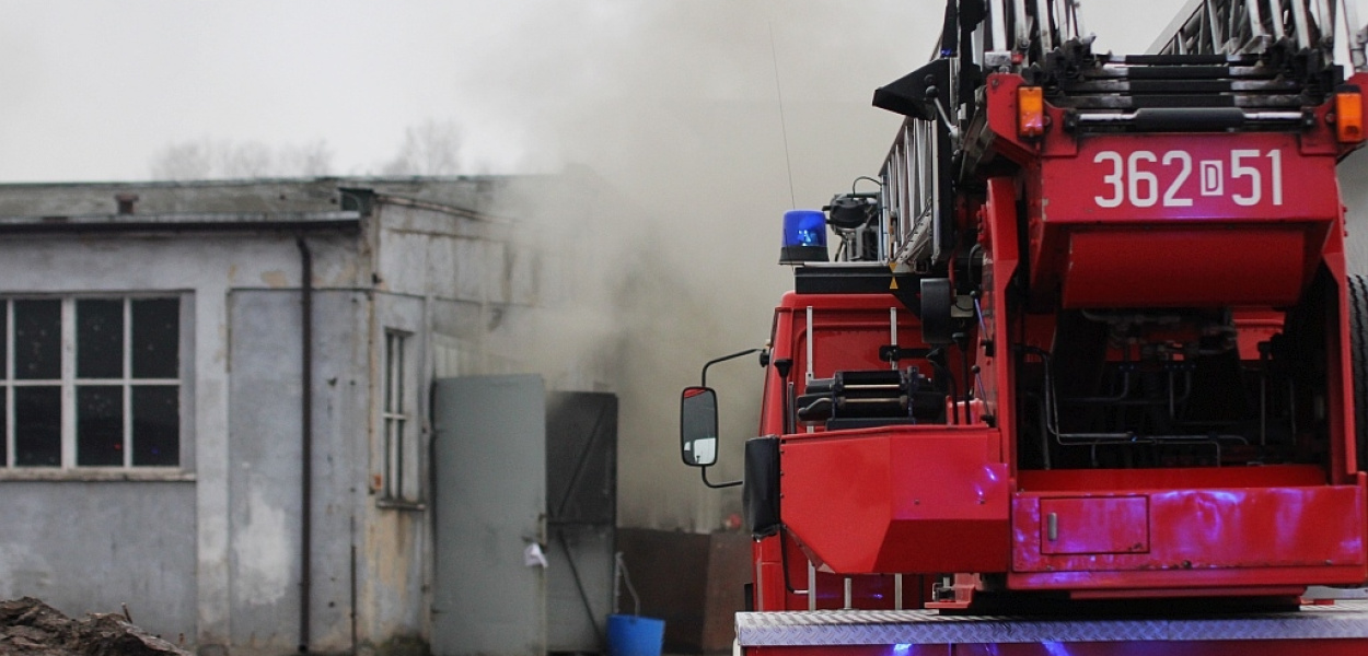 Groźny pożar w zakładzie przy ul. Pątnowskiej
