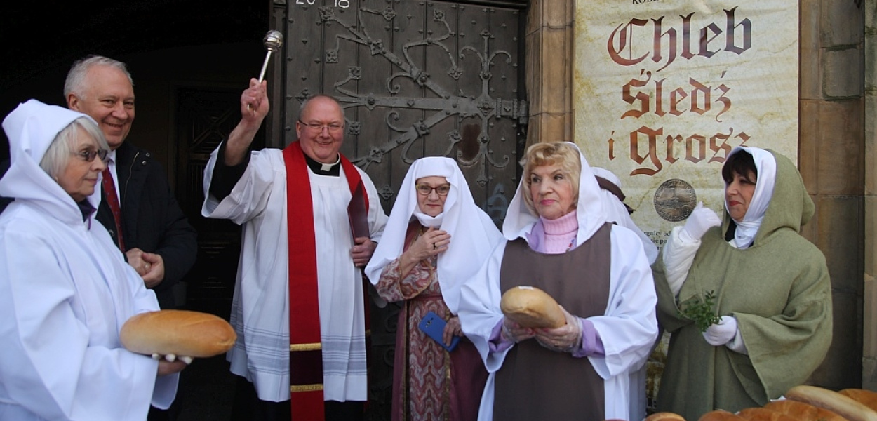 Wielki Piątek, czyli chleb, śledź i grosz w rynku