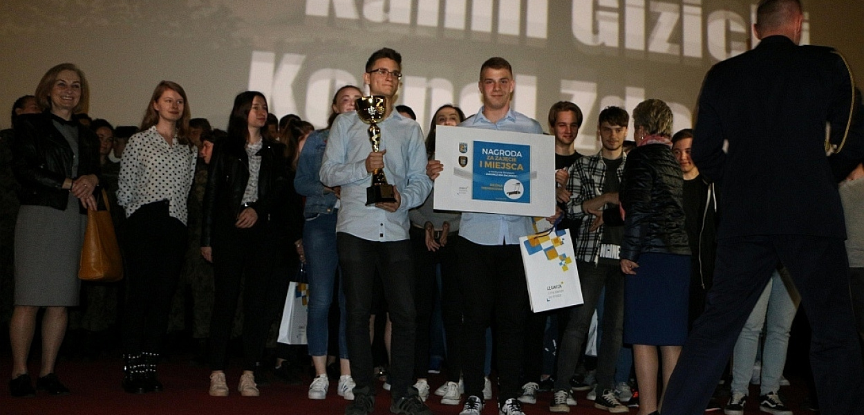 Uczniowskie filmowe przestrogi przed nałogami