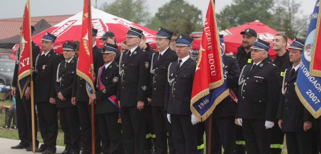Strażakom nawet pompa z nieba nie straszna