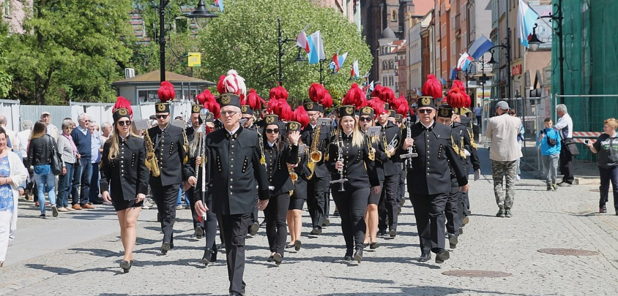 „Jest w orkiestrach dętych jakaś siła...”
