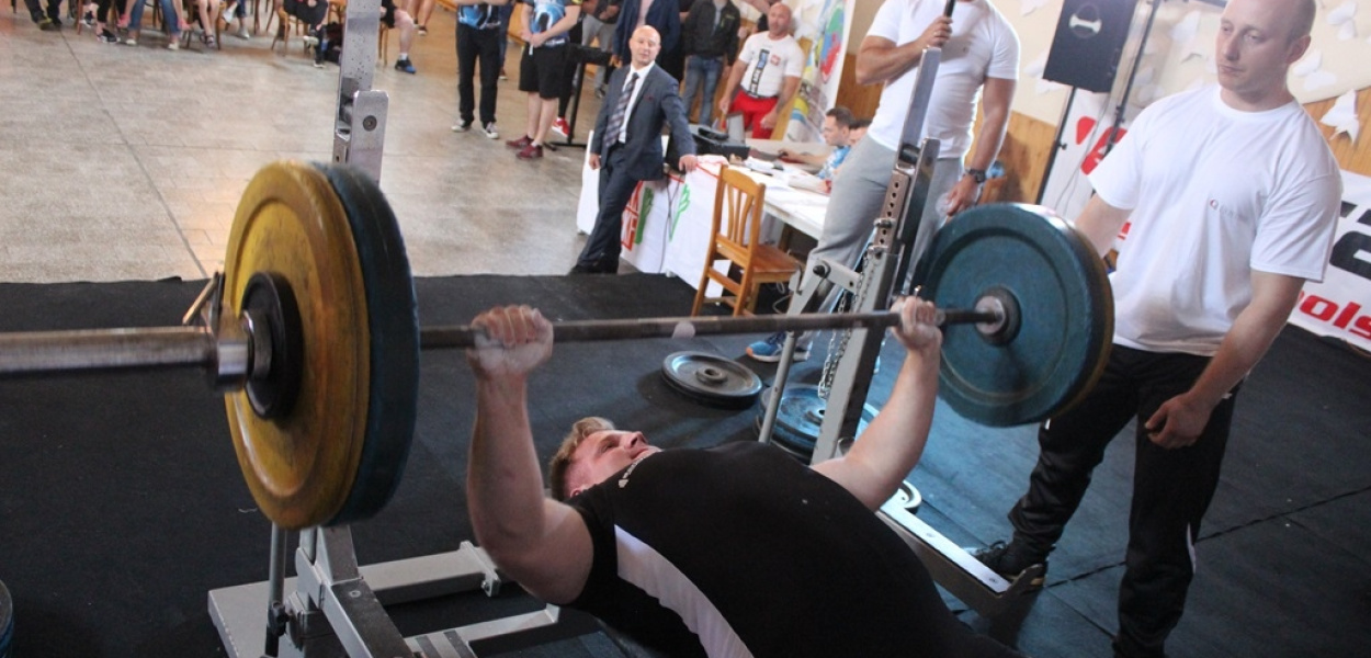 Amatorzy zmagali się ze sztangą na Piekarach
