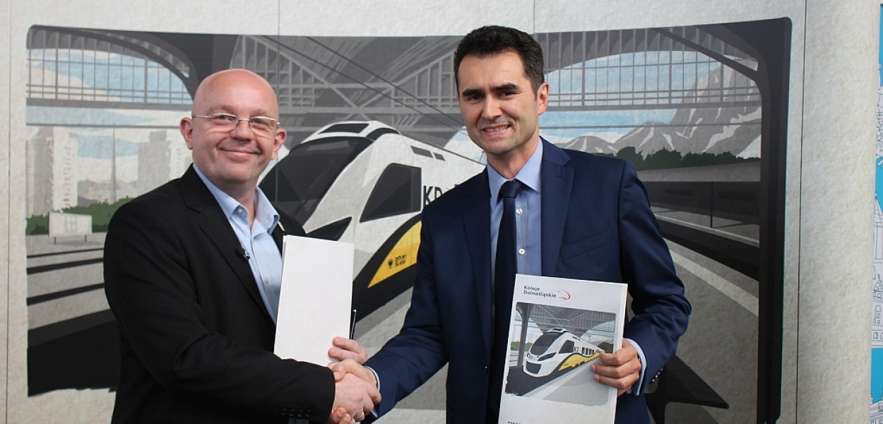 Satyrykon wjechał na tory kolejowe