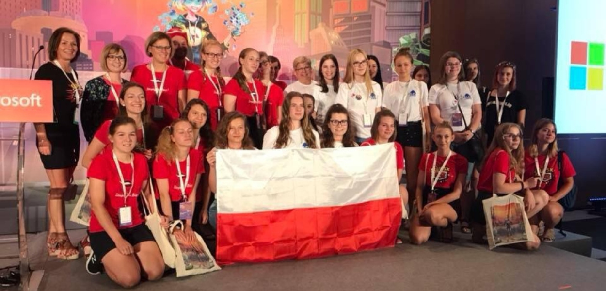 Uczennice I LO w Atenach z Microsoftem