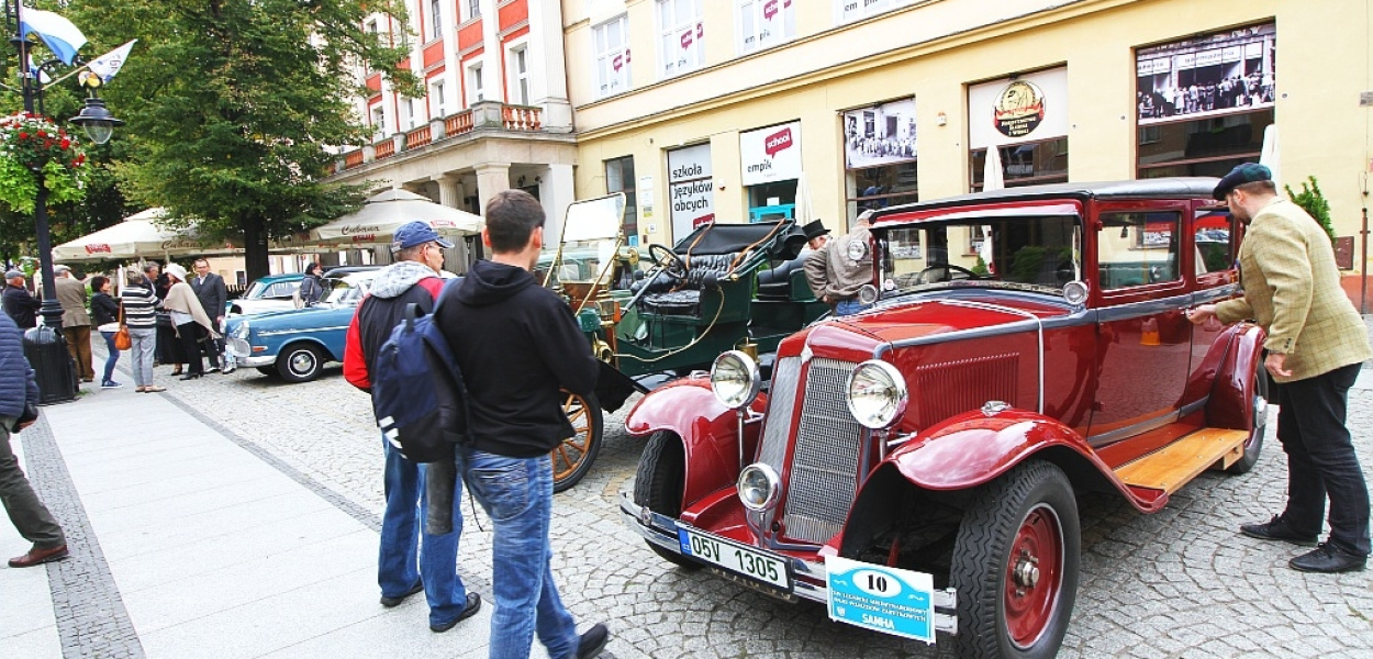 Piękne zabytki na czterech kółkach opanowały rynek