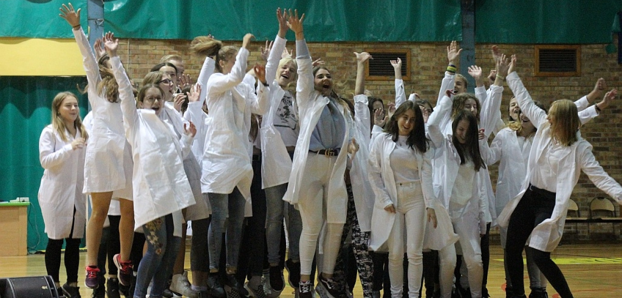 Pierwszaki z I LO już zintegrowane z nową szkołą