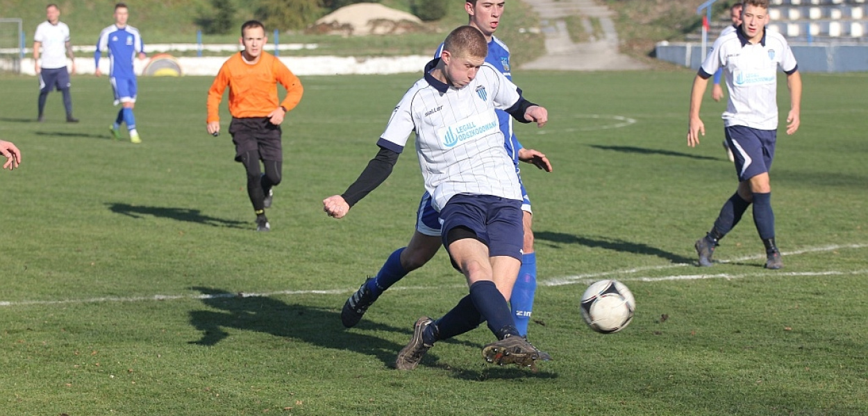 Piłkarskie niższe ligi: wyniki sobotnich spotkań