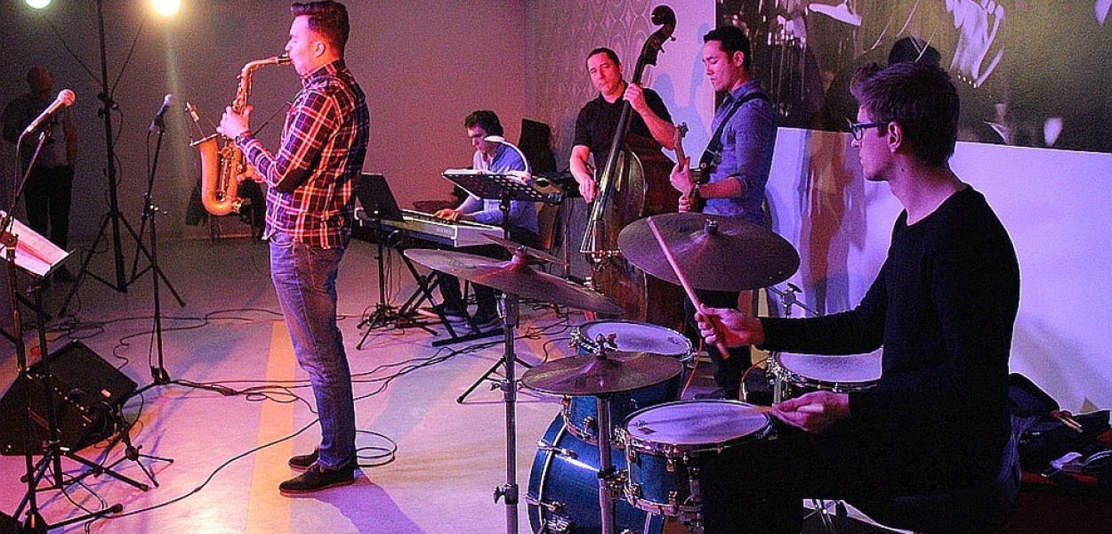 Karnawałowy tour po światowych standardach jazzowych 