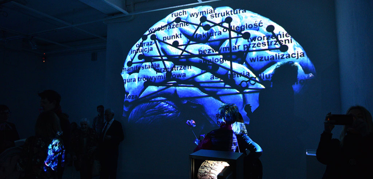 Spacer po labiryncie idei i zdarzeń w poszukiwaniu zrozumienia świata