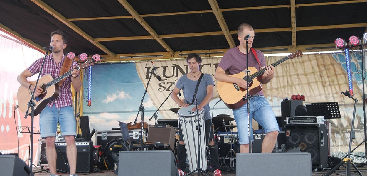 Na scenie Młode Wyjce, czyli stare kunickie „wilki morskie”