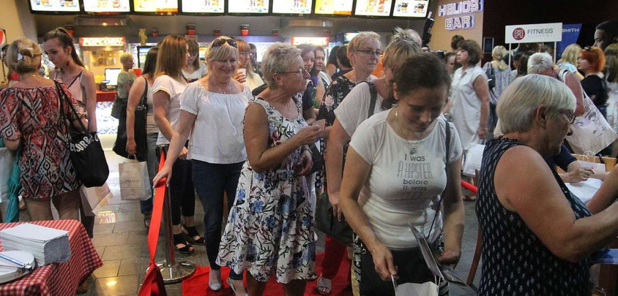 Kobiece, niedeszczowe popołudnie w kinie Helios