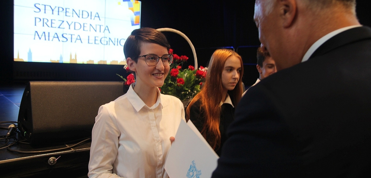 Inauguracja roku szkolnego. Prezydent nagrodził najlepszych uczniów