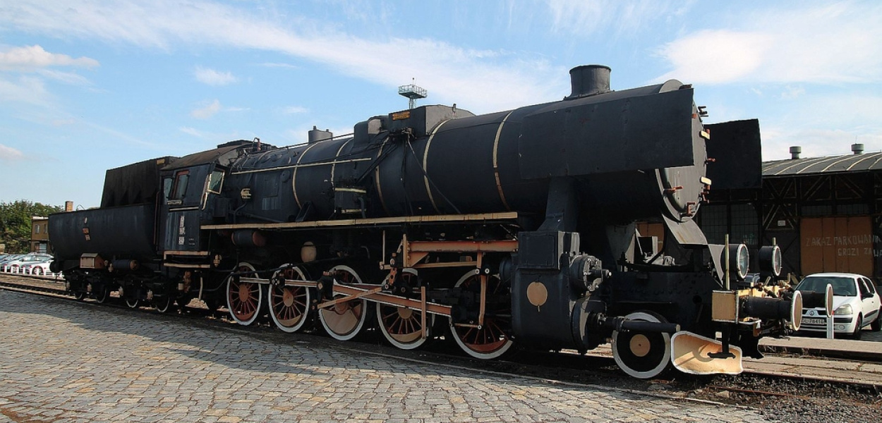 Parowóz stanął na dworcu w Legnicy. Będzie remontowany