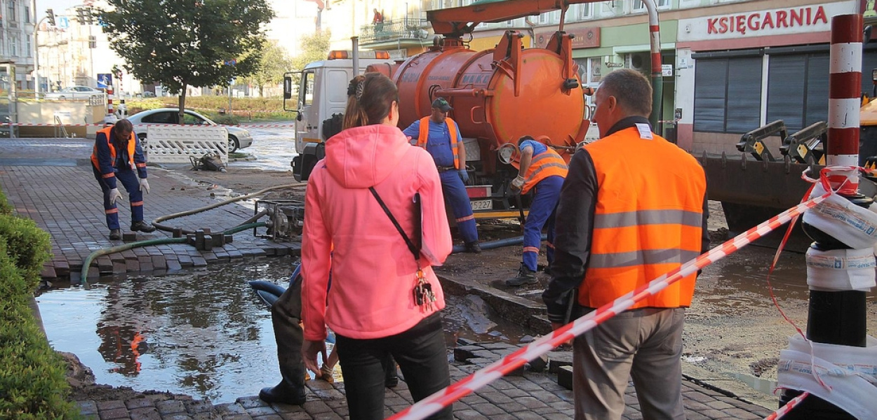Poważna awaria sieci wodociągowej w centrum miasta