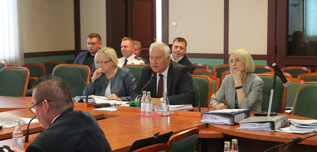  Rada miejska przyjęła wykonanie półrocznego budżetu i jego zmiany na…