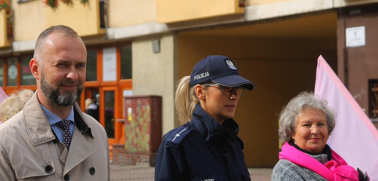 Maszerują, bo chcą zarażać ideą profilaktyki raka piersi