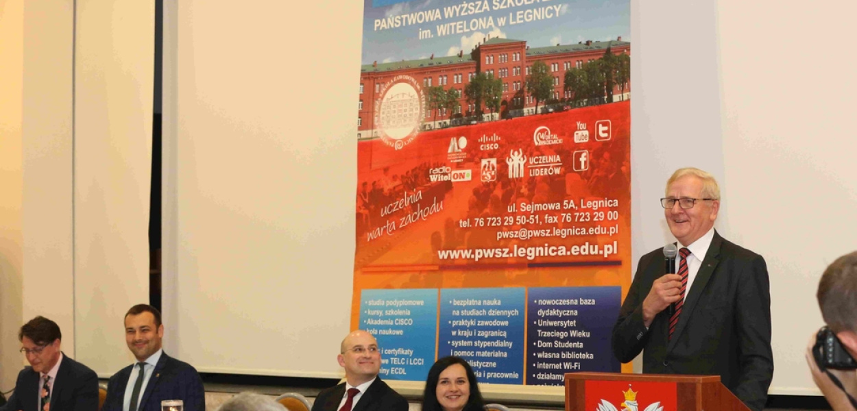 Studenci seniorzy w Ścinawie rozpoczęli zajęcia 