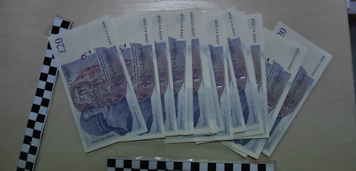 Handlowali „lewymi” funtami na terenie całej Polski