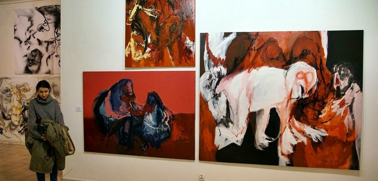 Promocje 2019. Zwycięskie odcienie szkarłatu i geometryczne pejzaże 