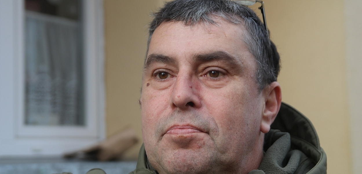 Pomagając innym spłaca dług za pomoc, którą kiedyś otrzymał