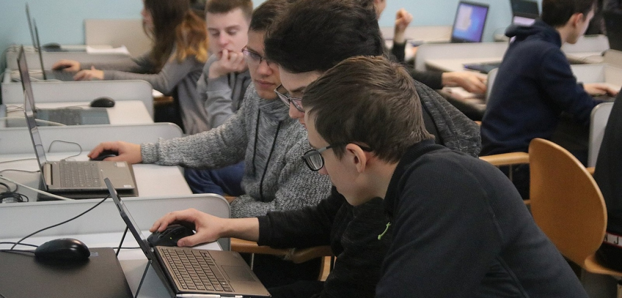 I LO częścią programu „Mistrzostwa w Algorytmice i Programowaniu”