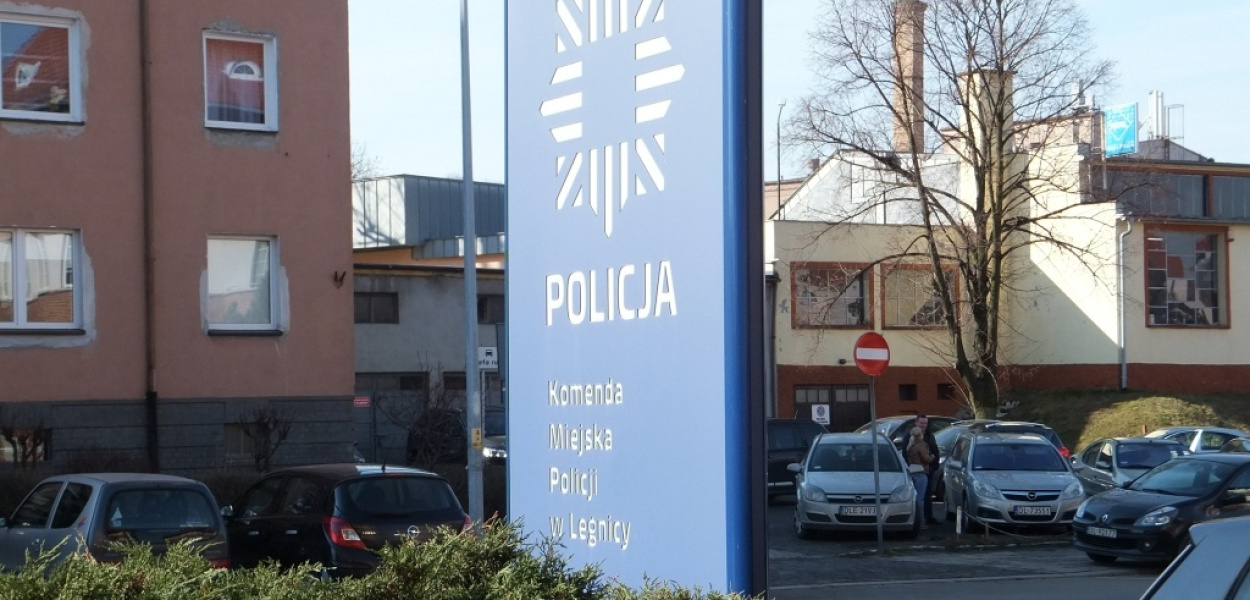 Koronawirus. W jaki sposób skontaktować się z policją?