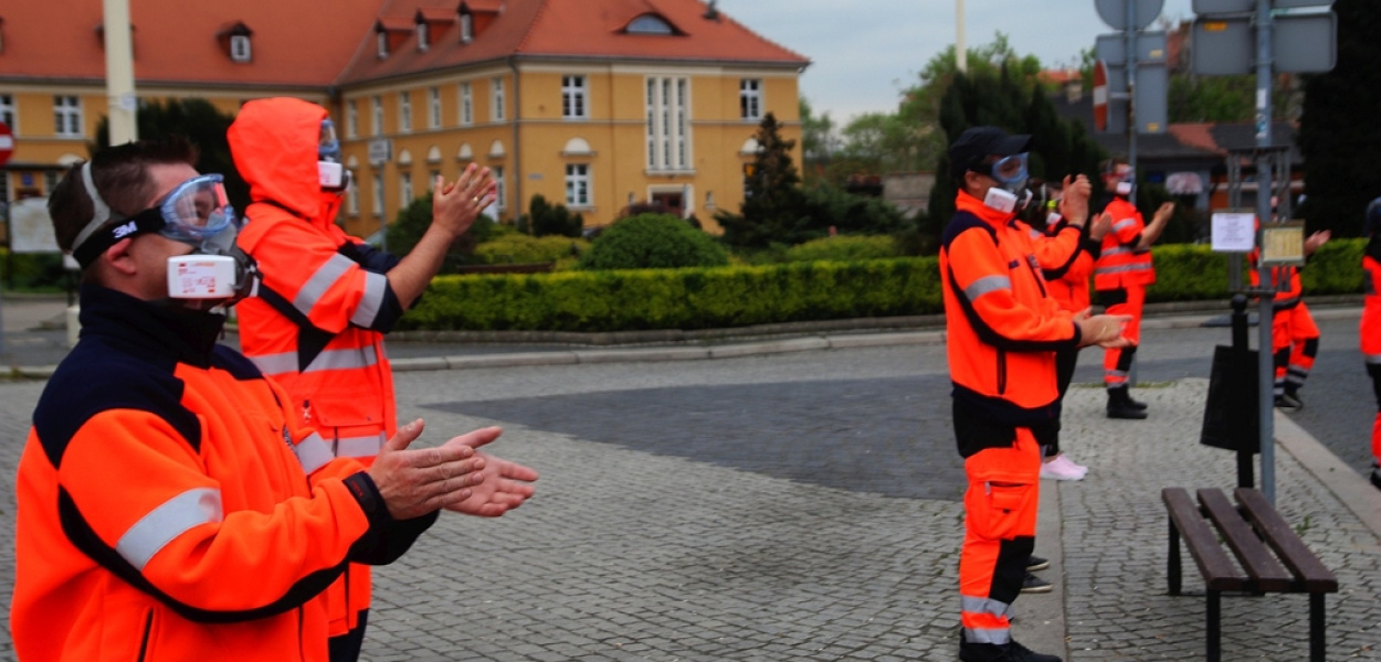 Pani już podziękujemy! Pokazali swojej szefowej czerwoną kartkę