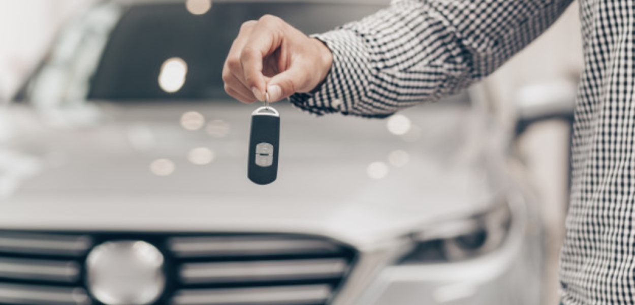 Jak wypożyczyć samochód bez karty kredytowej? Sprawdź!