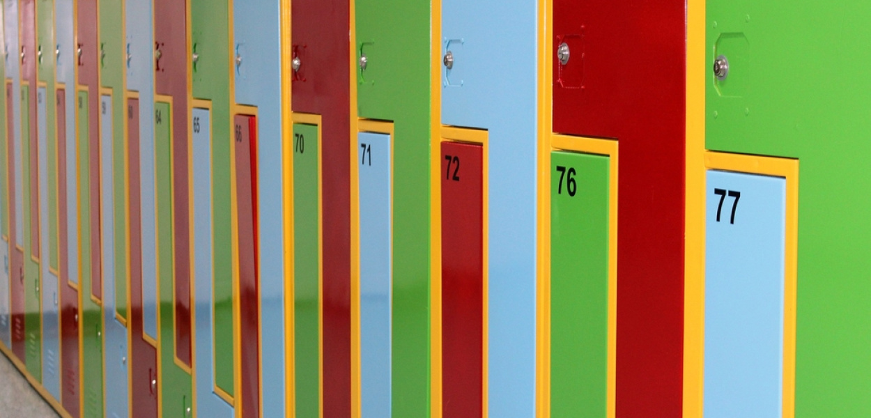 Jak powinna wyglądać szatnia szkolna - szafki i ich ceny