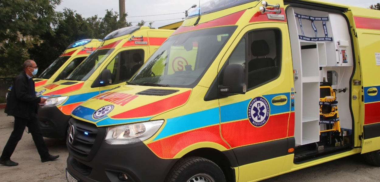 Trzy nowe ambulanse. Jeden szczególny