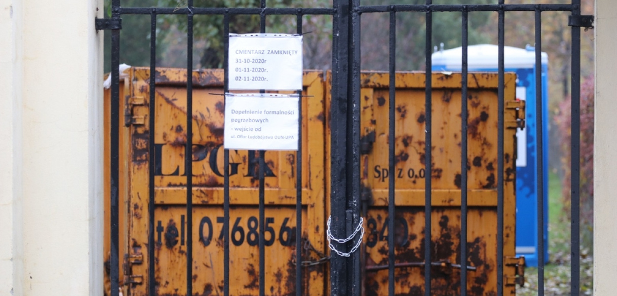 Cmentarze zamknięte. Handlowcy załamują ręce