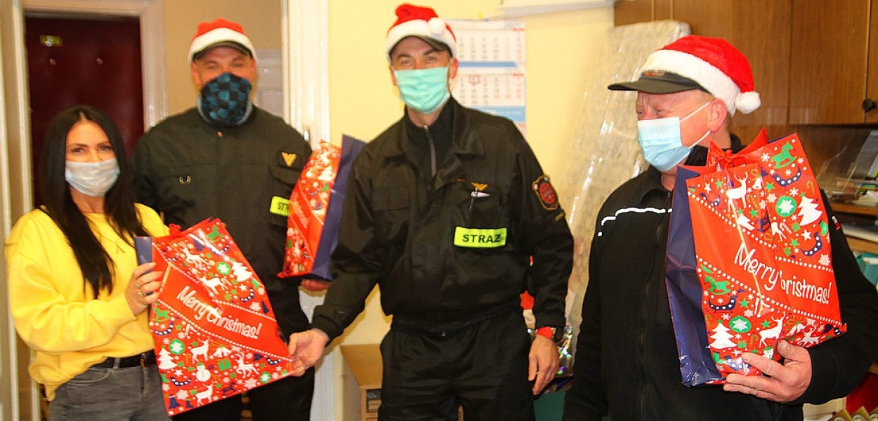 Mikołaje w strażackich mundurach