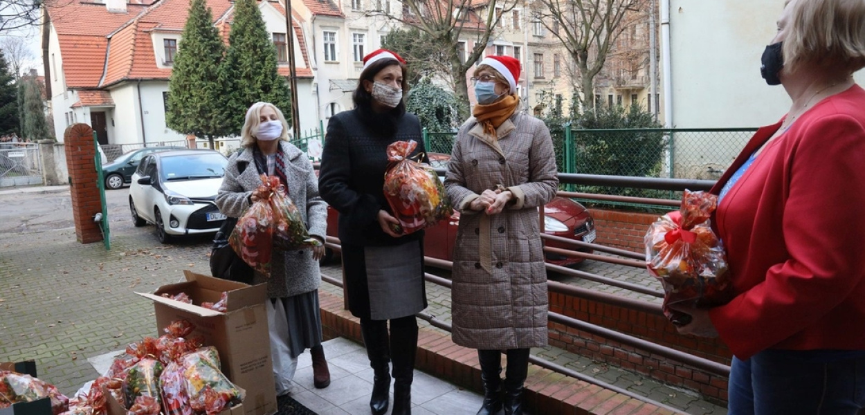 Mikołajkowe paczki od parlamentarzystek PiS